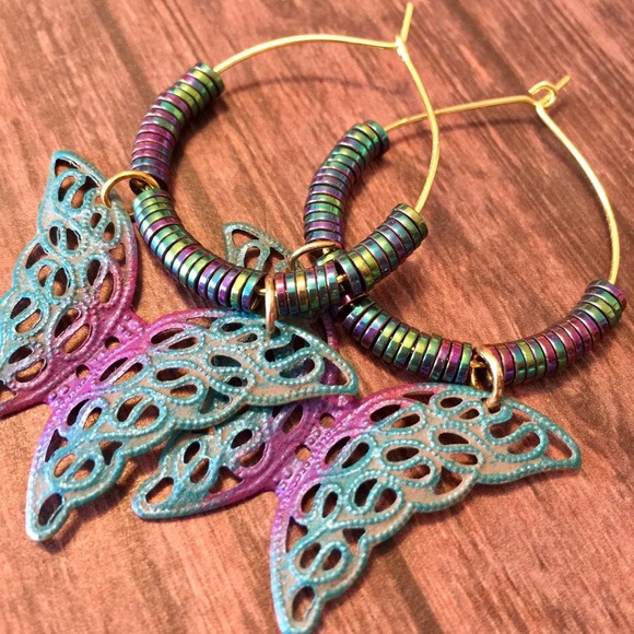 Blue butterfly filigree boho hippie festival handmade beaded hoop earrings - Picture 10 of 10